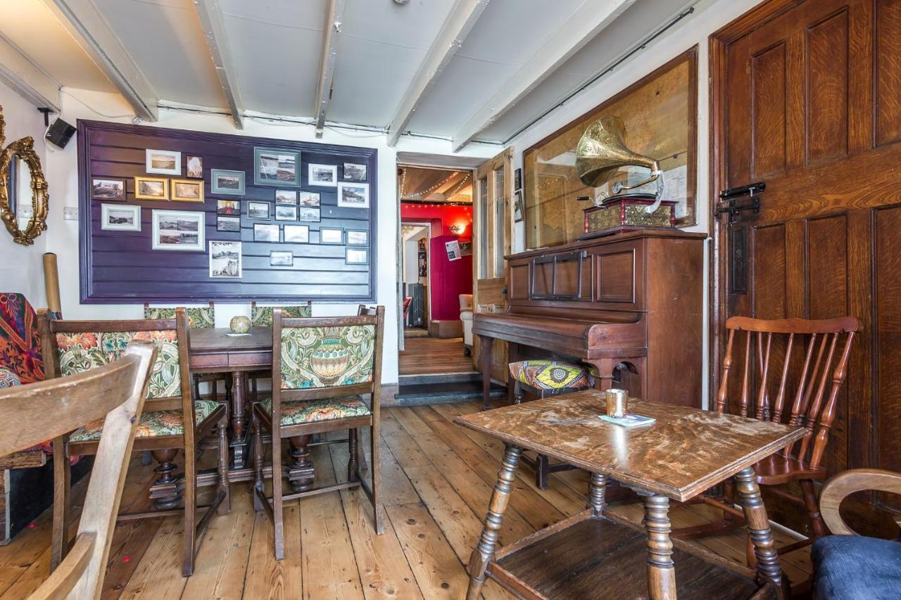 Manorbier Castle Inn Sunset Room Dış mekan fotoğraf